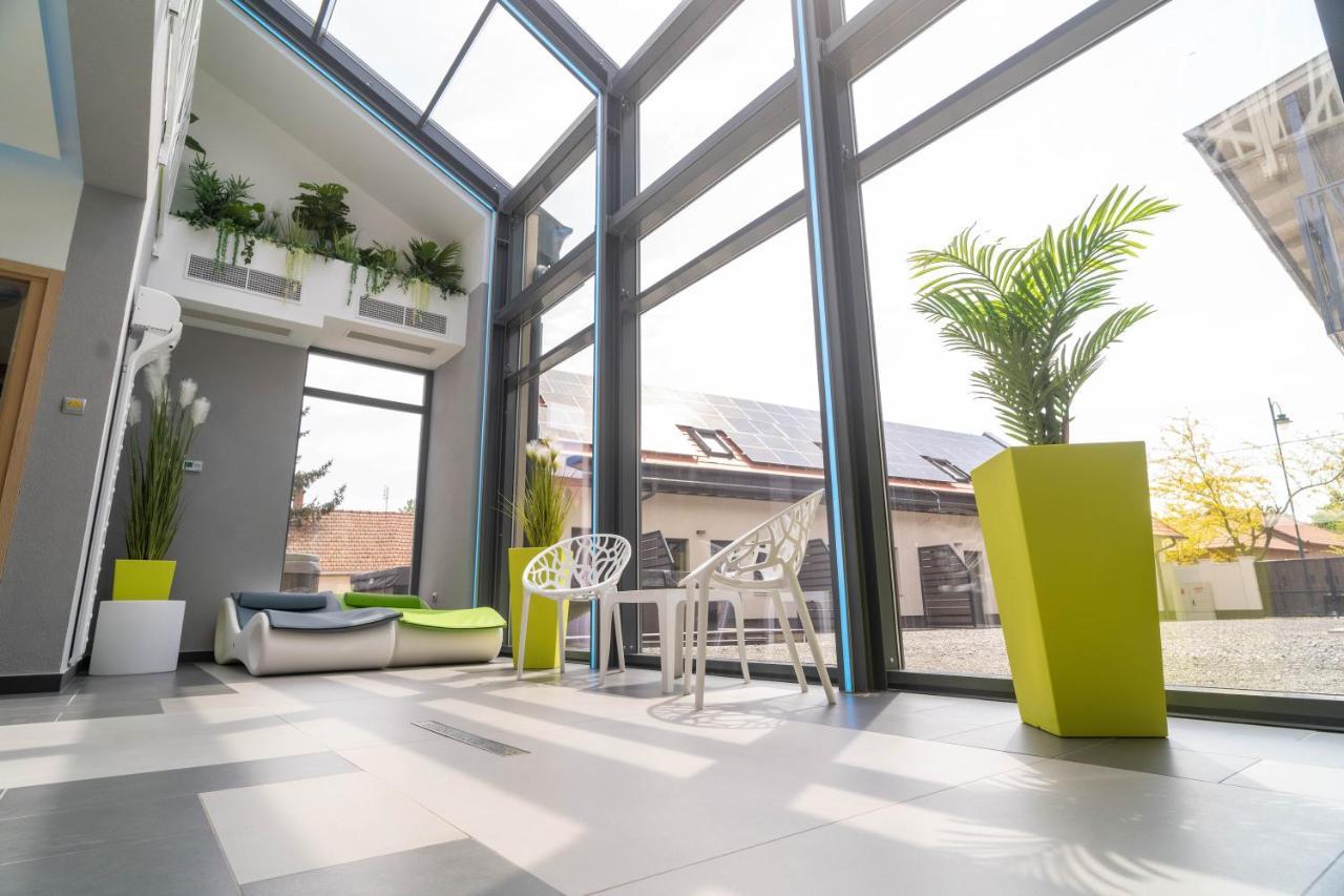 La Vita Premium Panzio Gyula Exteriér fotografie